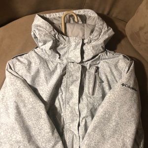 Fleece lined Columbia Jacket. Grey and white.